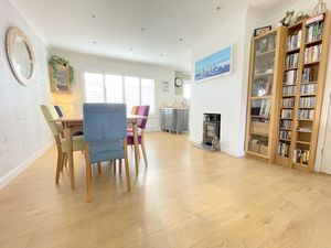 Greenhurst Road- click for photo gallery